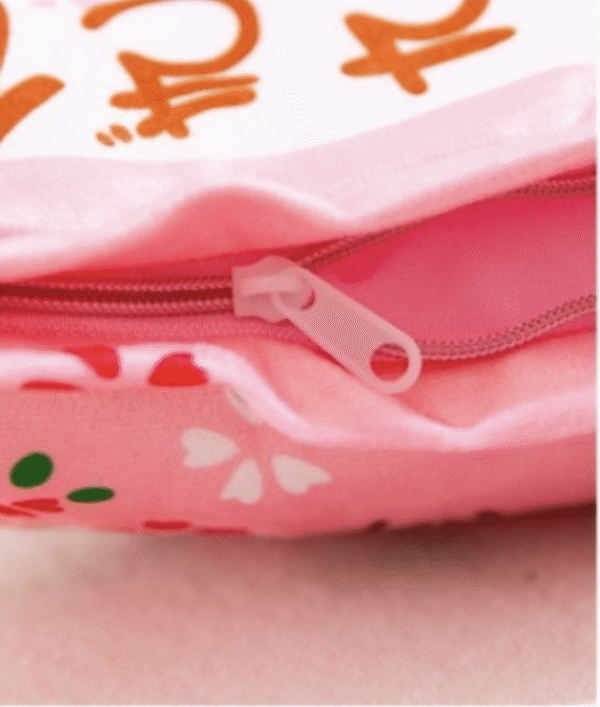 Japanese Pillow with small plushies