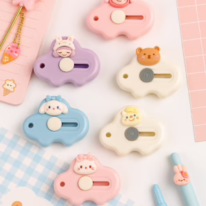 Kawaii Cloud-Shaped Safety Cutter – Cute & Handy Utility Knife