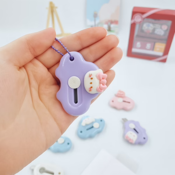 Kawaii Cloud-Shaped Safety Cutter – Cute & Handy Utility Knife