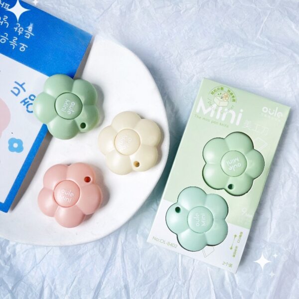 Mini Flower-Shaped Cutter Knife – 2-Piece Set