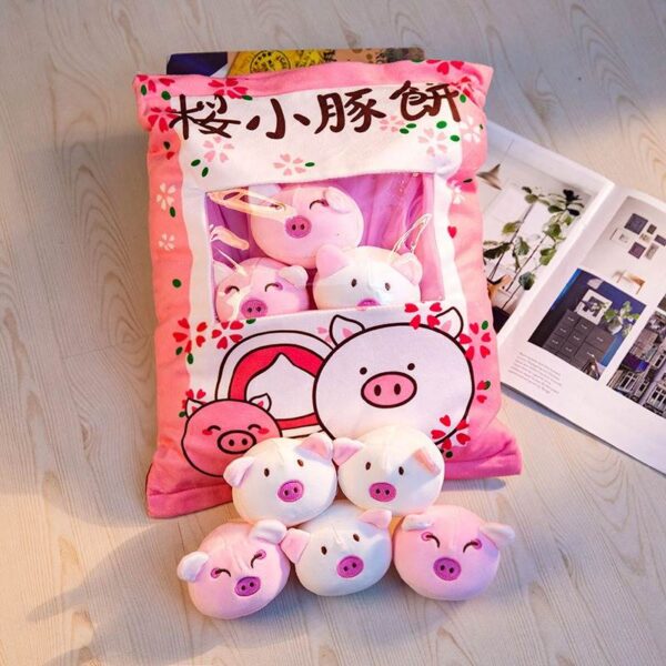 Japanese Pillow with small plushies - Piggy